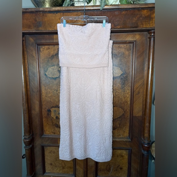 NWT Reformation- Rose Cashmere Linen Set in Color Serenade. Size L - Picture 5 of 13